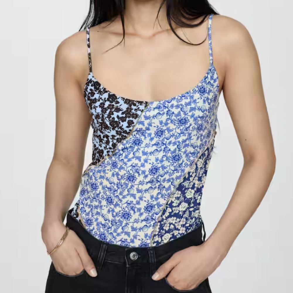 *UNWORN* Blue floral patterned tank top, size medium